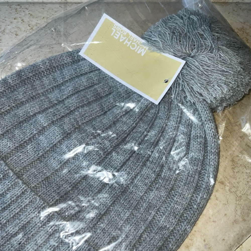 Michael Kors Beanie - Picture 3 of 3